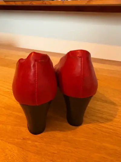 Zapatos rojos de mujer - miniatura 3