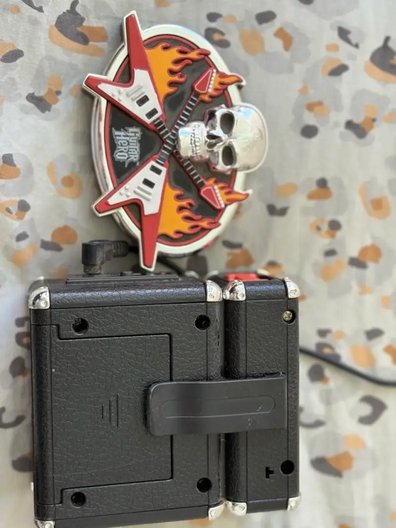 Mini amplificador Air Guitar Rocker - 2