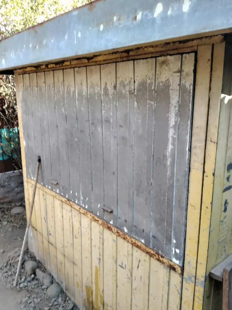 Kiosko  acero metálica usada - 2