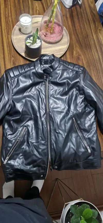 Chaqueta de cuero negra estilo biker - miniatura 1