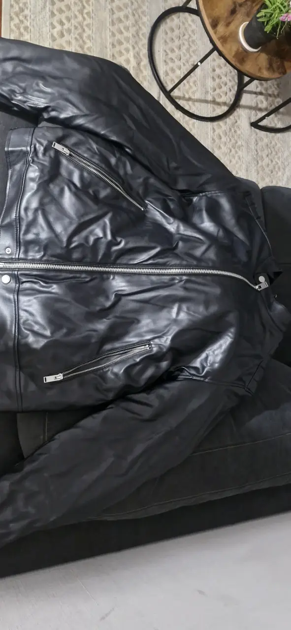 Chaqueta de cuero negra estilo biker - 3