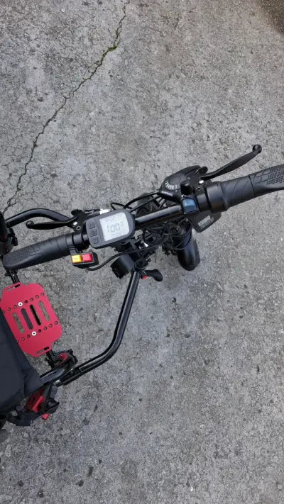 Silla de ruedas con motor auxiliar - miniatura 3