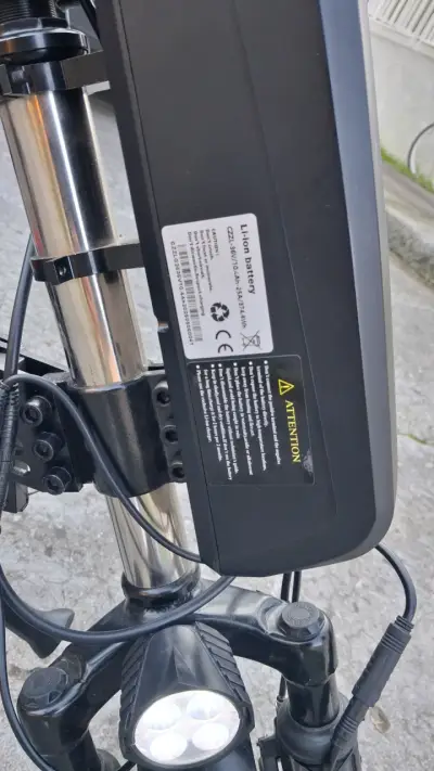 Silla de ruedas con motor auxiliar - miniatura 4
