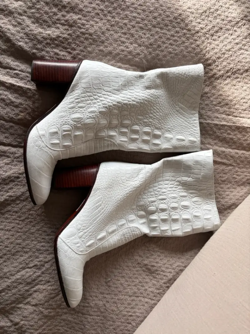 Botas blancas texturizadas - 1