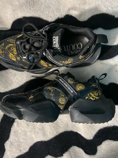 Zapatillas Versace negras estampadas - miniatura 1