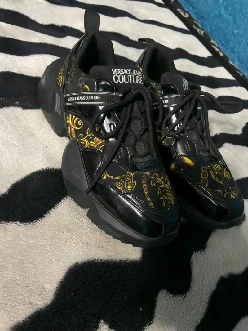 Zapatillas Versace negras estampadas - 4