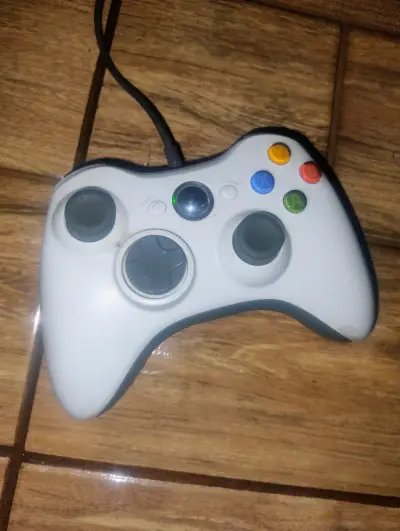 Consola Xbox 360 con Kinect y juego - miniatura 2