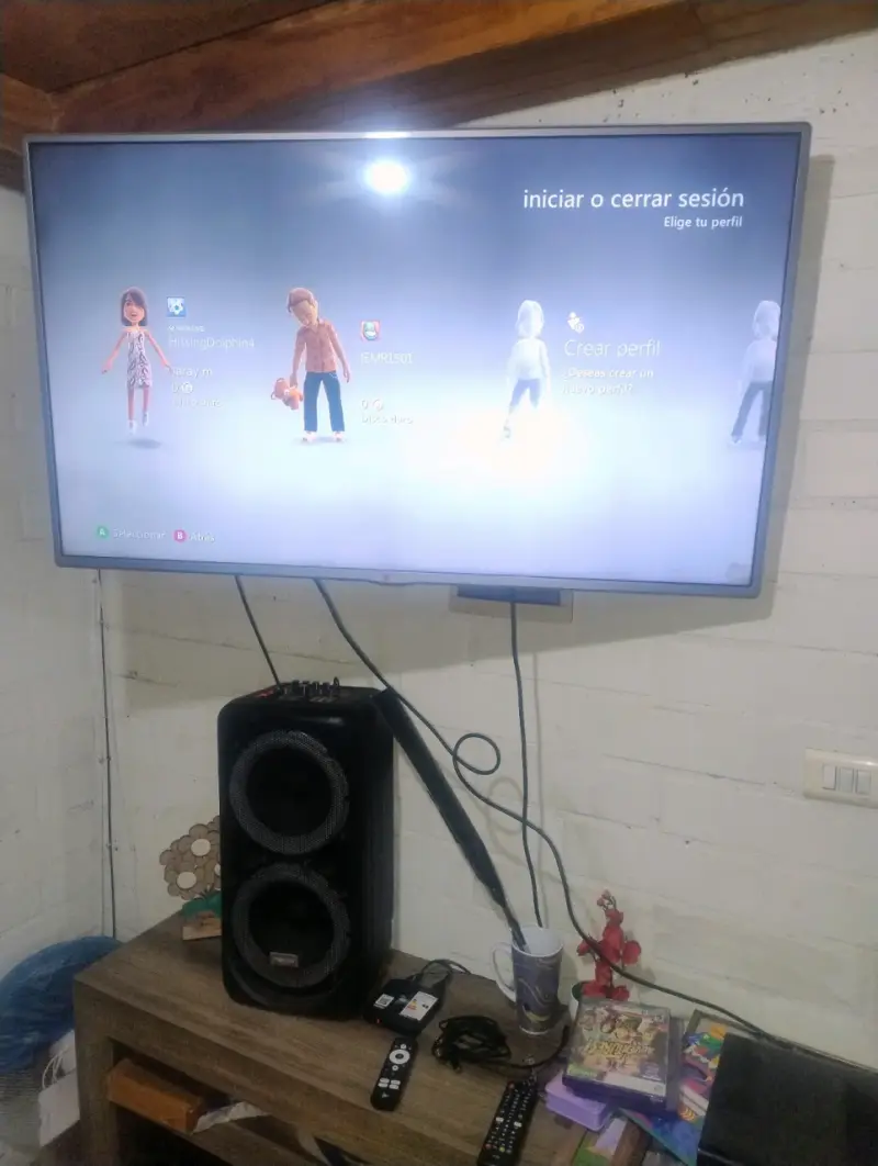Consola Xbox 360 con Kinect y juego - 3