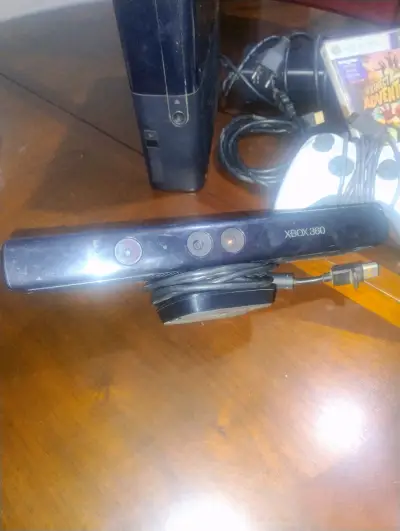 Consola Xbox 360 con Kinect y juego - miniatura 5