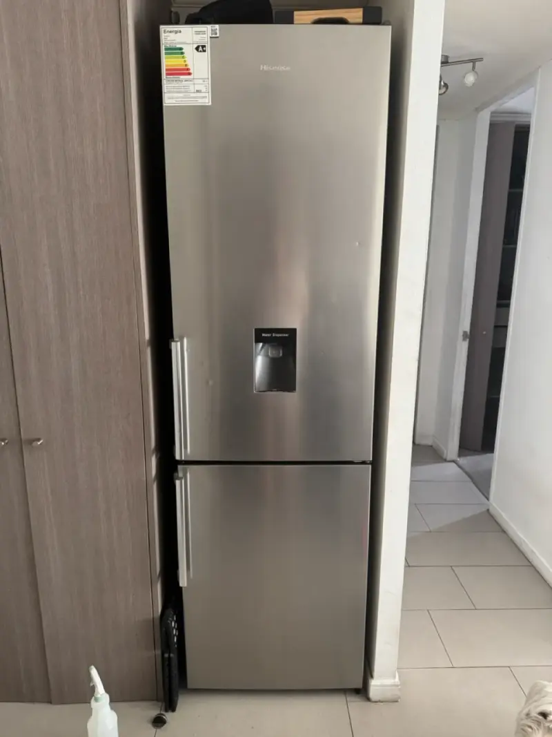 Refrigerador Hisense acero inoxidable