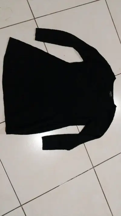 Vestido negro de manga larga - miniatura 1