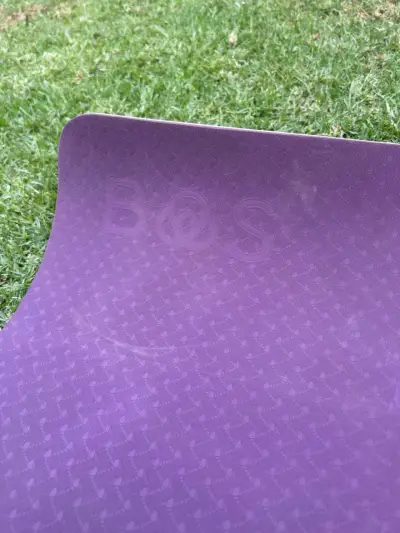 Mata de yoga morado - miniatura 4