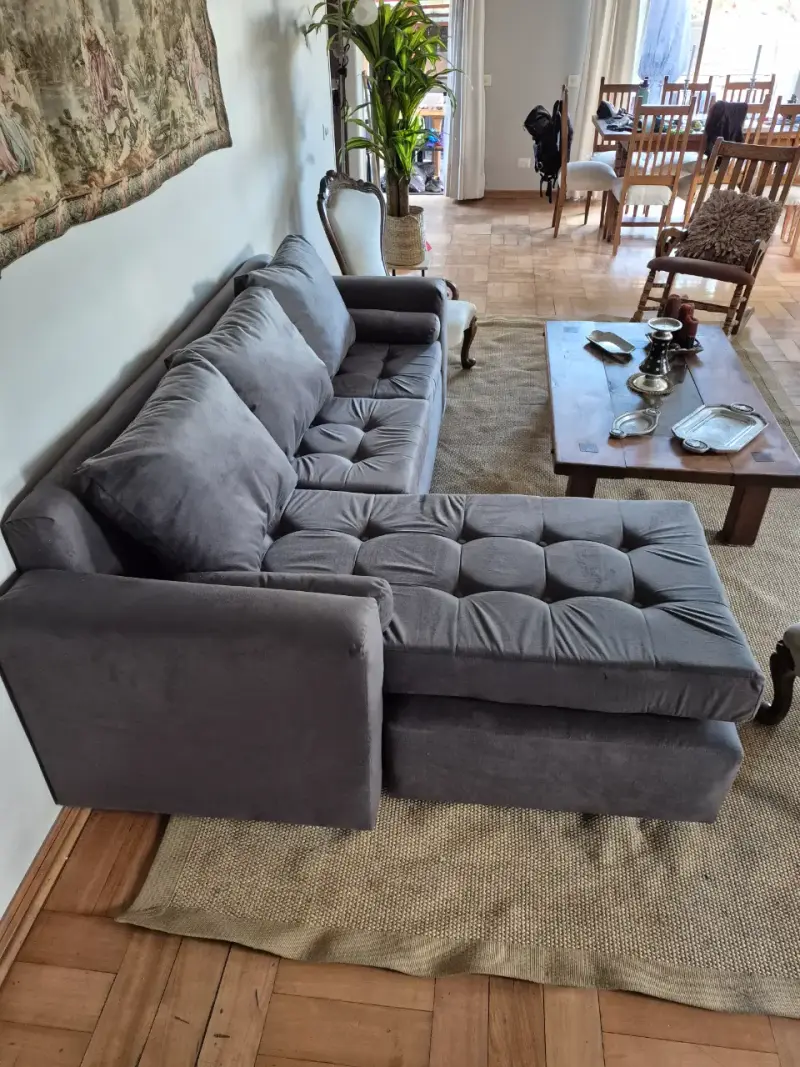 Sofá seccional gris con chaise longue - 2