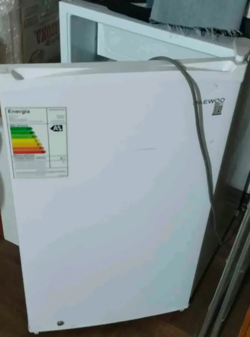 Mini refrigerador blanco - 2