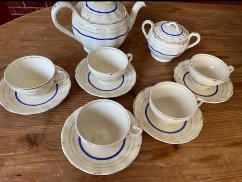 Juego de té porcelana con detalles azules - 2