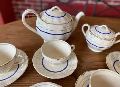 Juego de té porcelana con detalles azules - miniatura 3