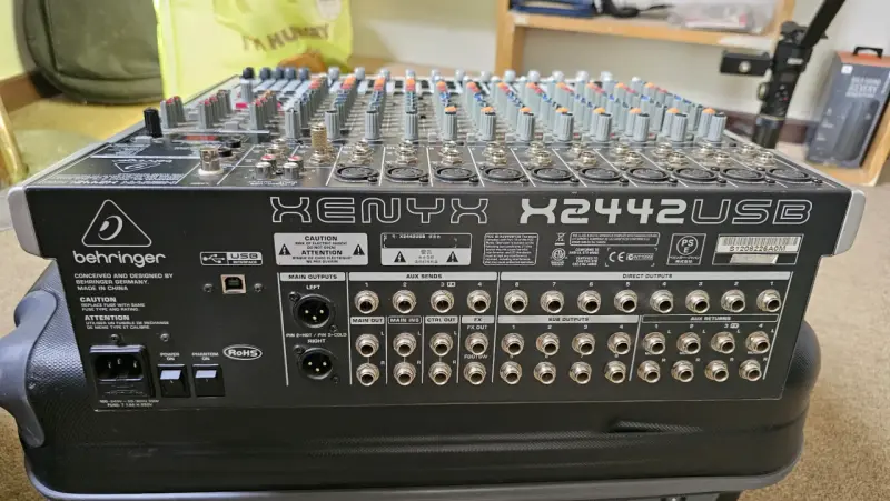 Mesa mezclas Behringer 16 canales - 3