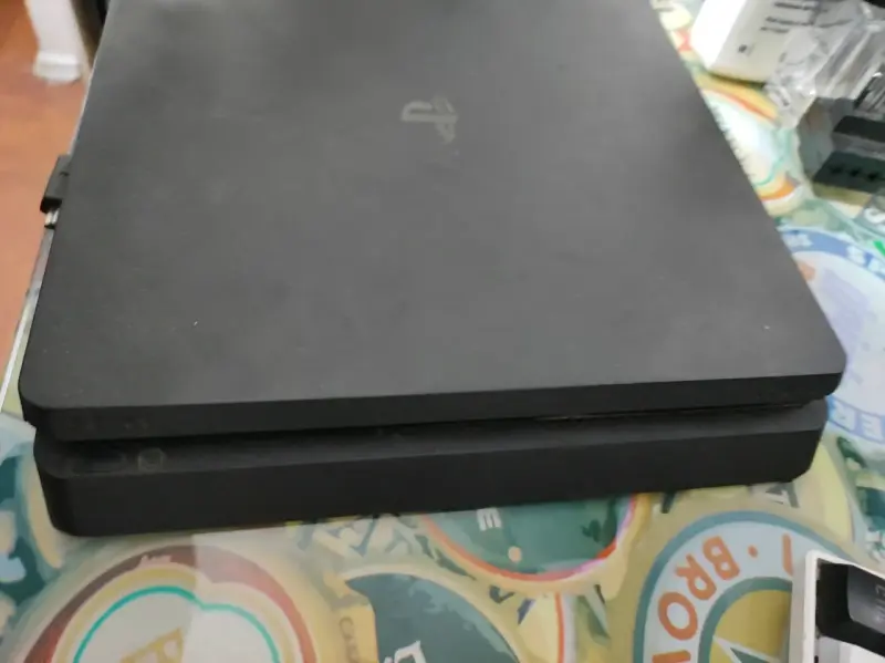 Play station 4 - 3