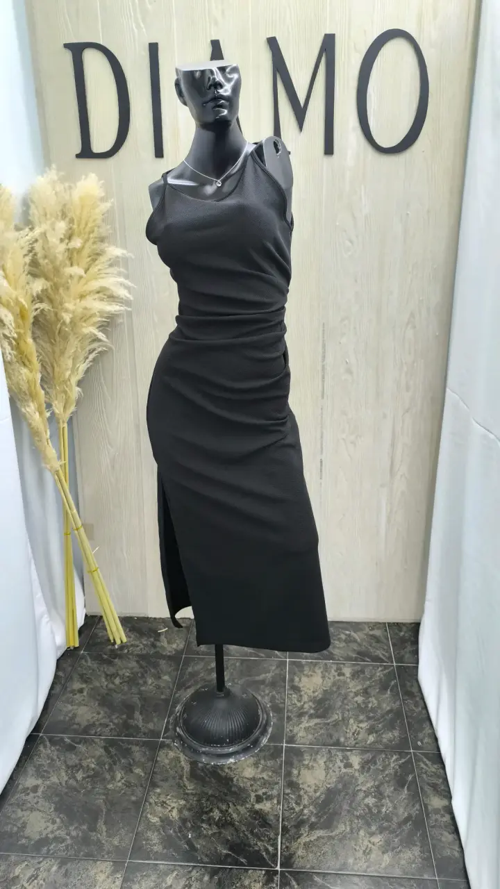 Vestido negro largo elegante - 1