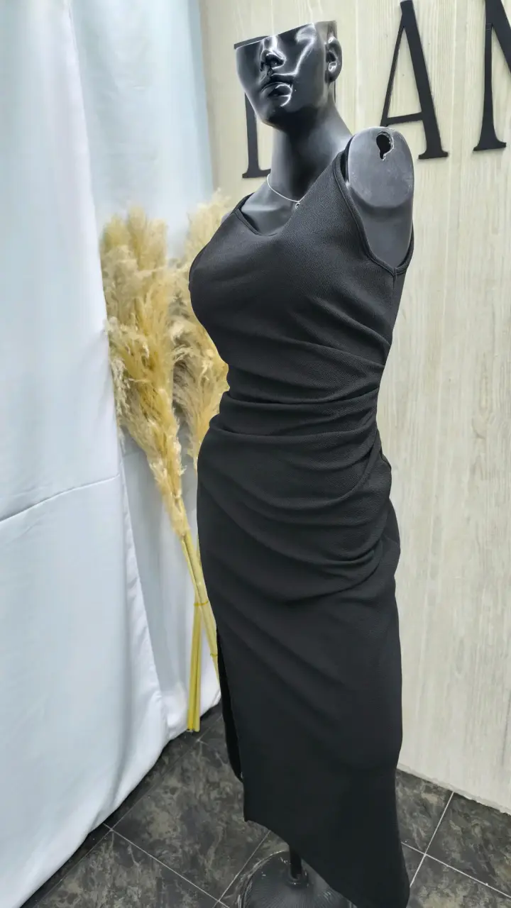 Vestido negro largo elegante - 3