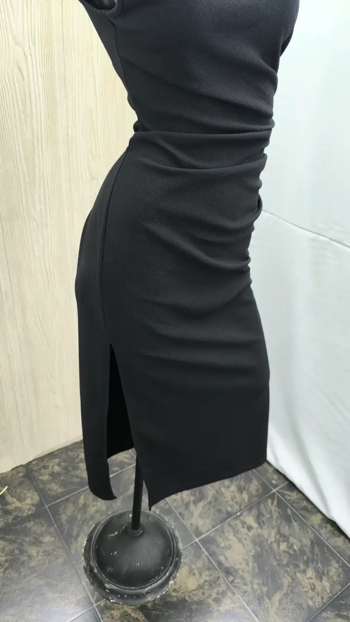 Vestido negro largo elegante - 4