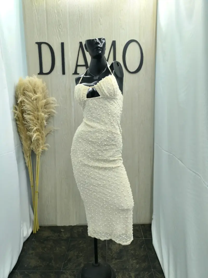 Vestido color hueso elegante - 1