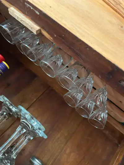 Armario antiguo de madera - miniatura 4