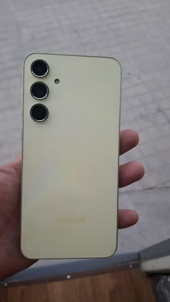 SAMSUNG A55 DORADO - 2