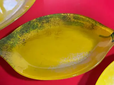 Plato decorativo amarillo hoja - miniatura 1