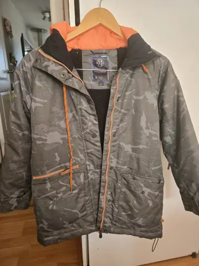Parka camuflada Maui and Sons nieve talla 12 - miniatura 1