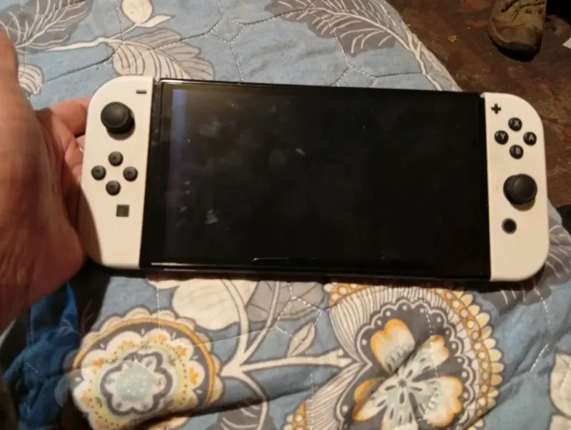 Consola Nintendo Switch en buen estado - 2