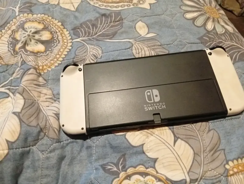 Consola Nintendo Switch en buen estado - 3