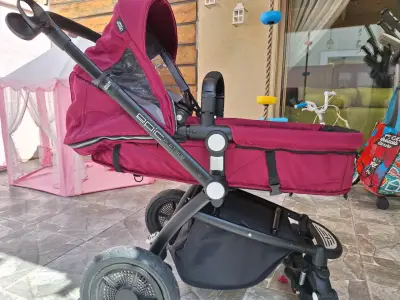 Coche de bebé burdeos - miniatura 2