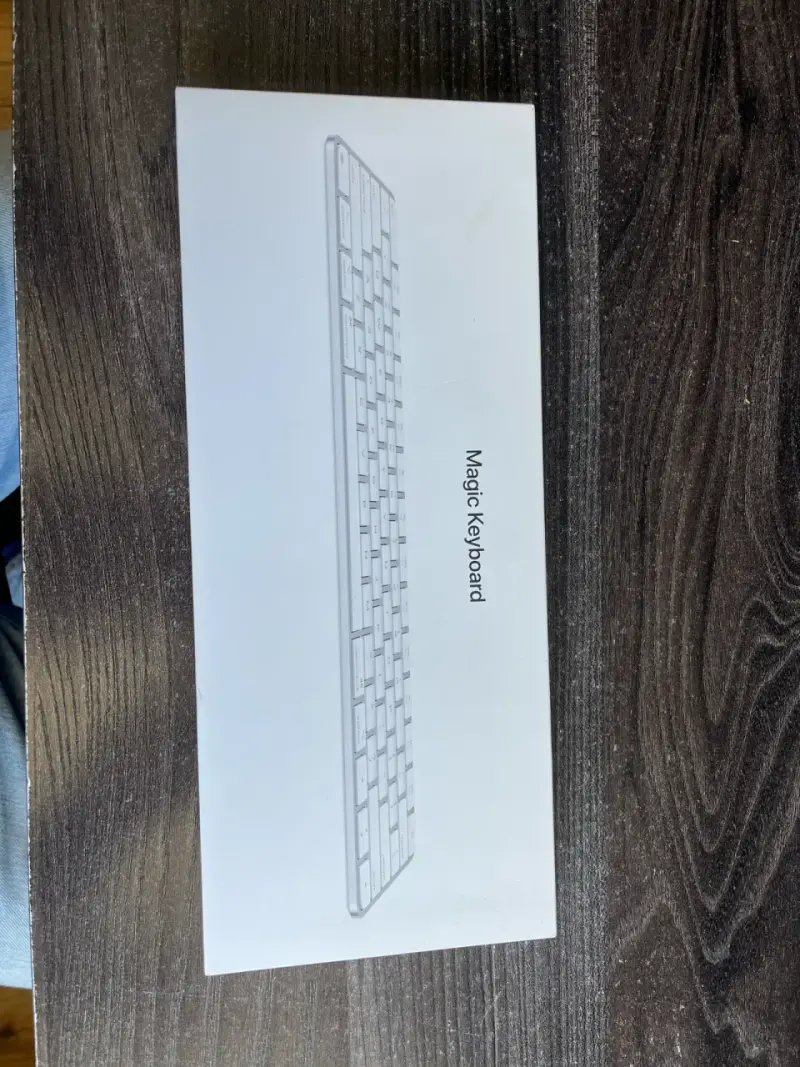 Teclado Apple Magic Keyboard con puerto USB-C - 1