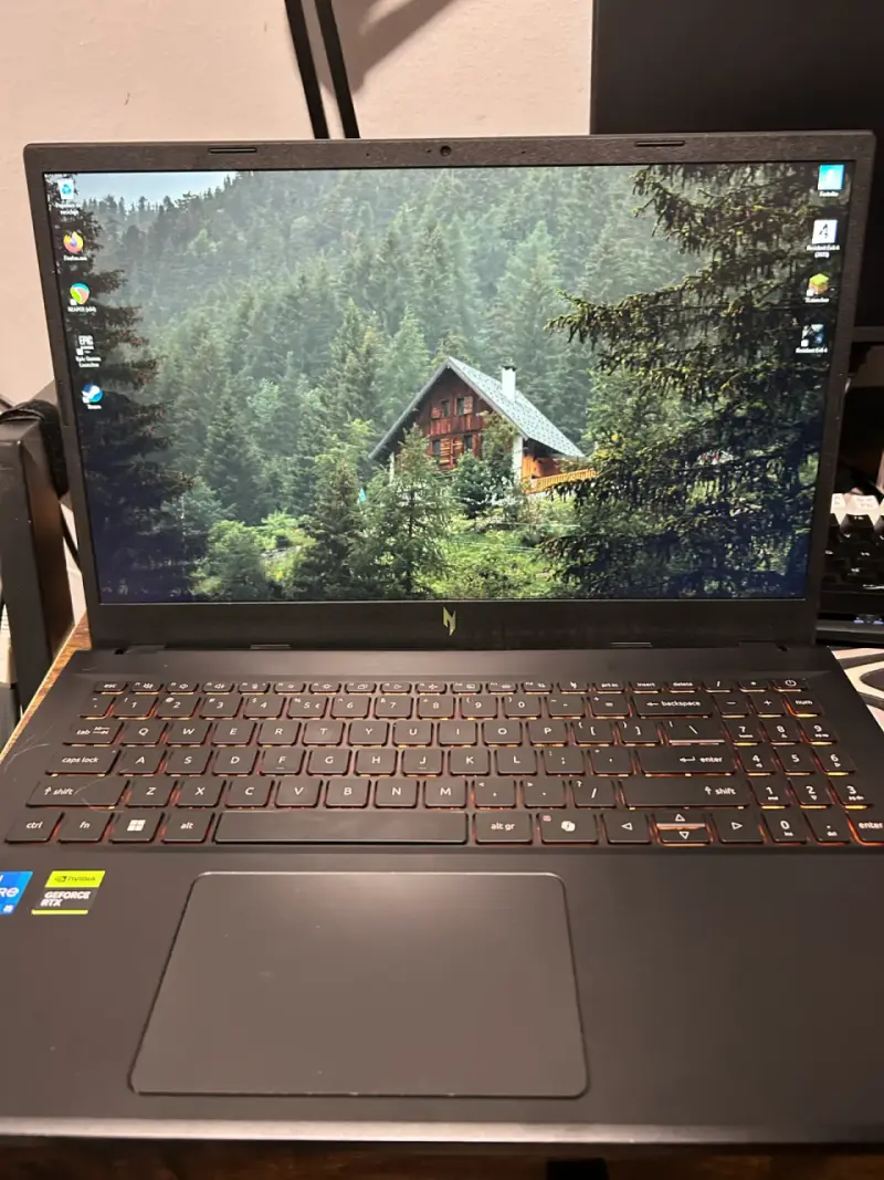 Laptop gaming Acer Nitro V15 - 1