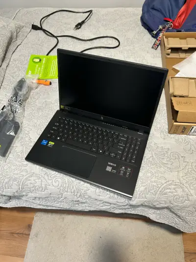 Laptop gaming Acer Nitro V15 - miniatura 2