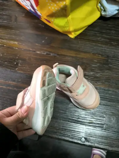 Zapatillas rosadas niña talla 21 - miniatura 4