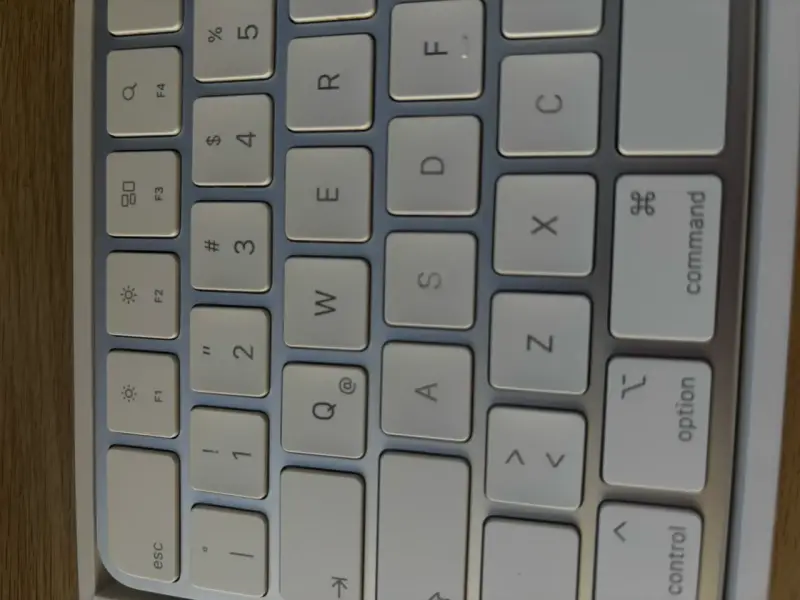 Teclado Magic con Touch ID y teclado numérico - 5