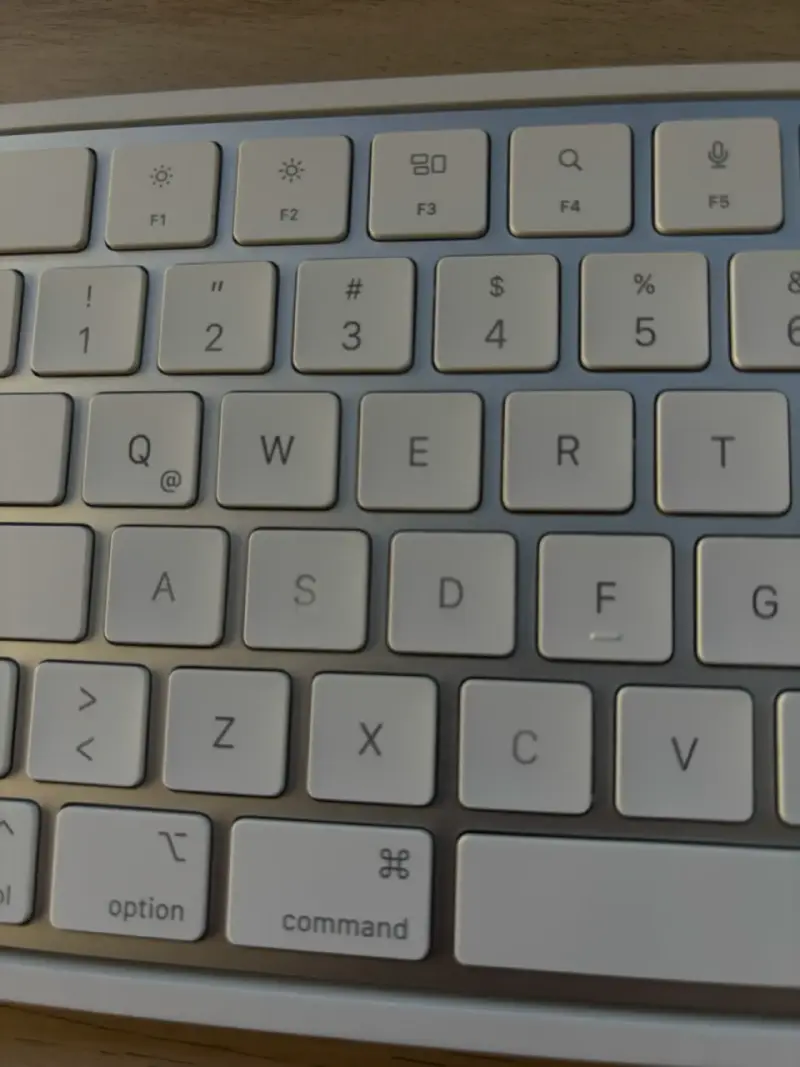 Teclado Magic con Touch ID y teclado numérico - 6