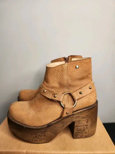 Botines Camel Hush Puppies - miniatura 1