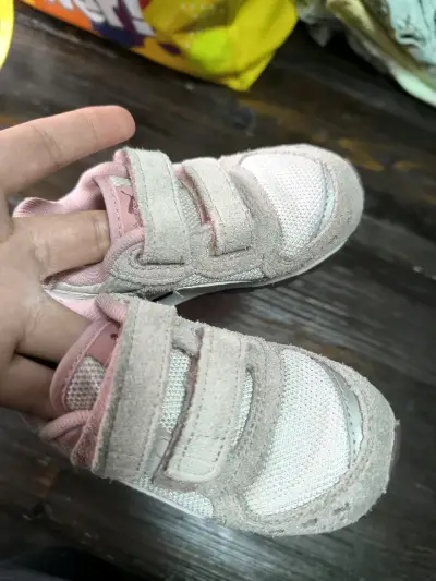 Zapatillas infantiles rosadas niña talla 22 - miniatura 3