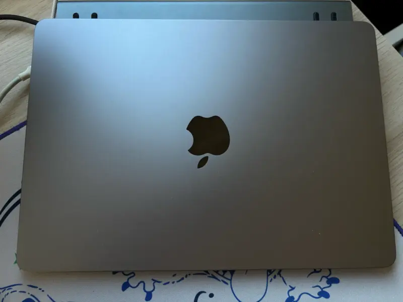 MacBook Air 13,6’ 8gb memoria y SSD 512gb - 5