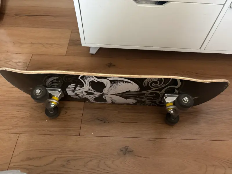 Skateboard diseño calavera - 1