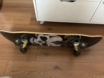 Skateboard diseño calavera - miniatura 1