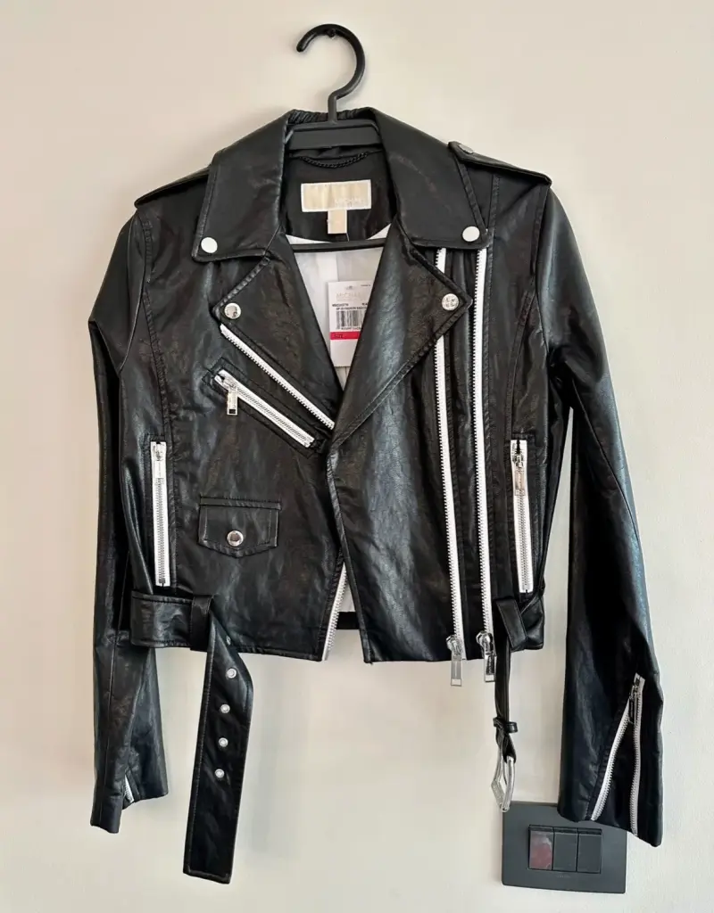 Chaqueta de cuero negra - 1