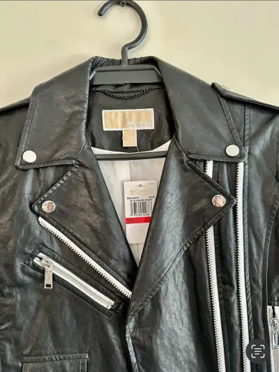 Chaqueta de cuero negra - miniatura 2
