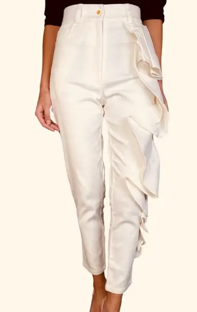 Pantalones blancos con volantes - miniatura 1