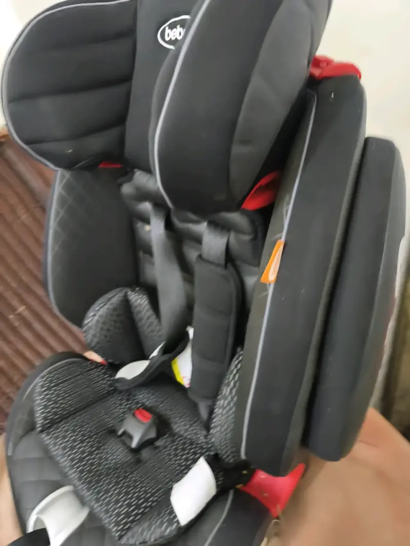 Silla de auto Bebesit negra - 2