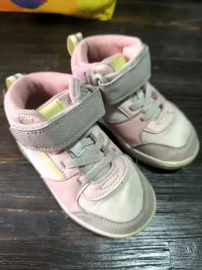 Zapatillas infantiles rosadas - miniatura 1