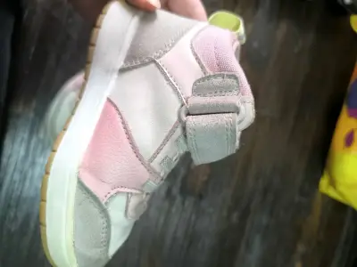 Zapatillas infantiles rosadas - miniatura 3